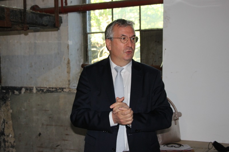 Pierre-Yves JEHOLET, Ministre-président de la Fédération Wallonie-Bruxelles.